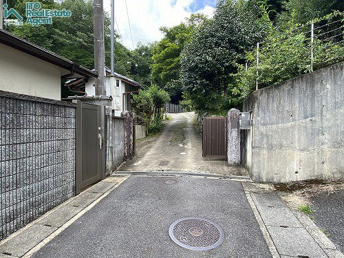 岩倉幡枝町 中古戸建の前面道路含む現地写真