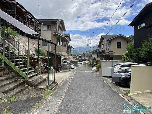 岩倉幡枝町 中古戸建の前面道路含む現地写真