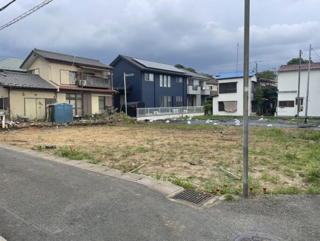 市川市中山3丁目　新築戸建て　A号棟/全4棟の前面道路含む現地写真