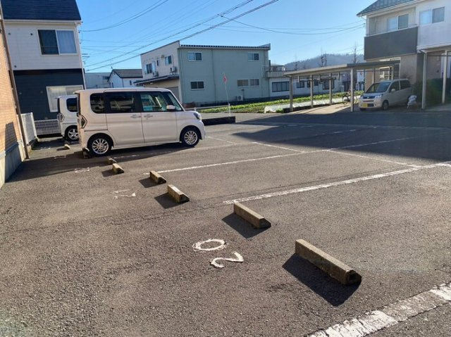 コンフォートヴィレッジ　Ｃの駐車場
