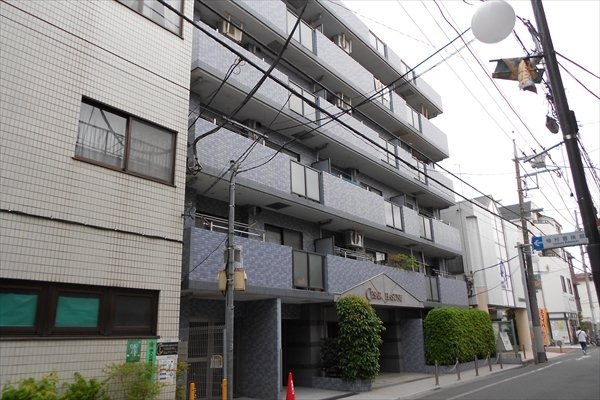 セザール蓮根の外観|スーパーやコンビニ近く買物便利！平成１０年築の耐震基準適合マンション、セザール蓮根は即日現地案内可能となっておりますので、お気軽にお問い合わせください！