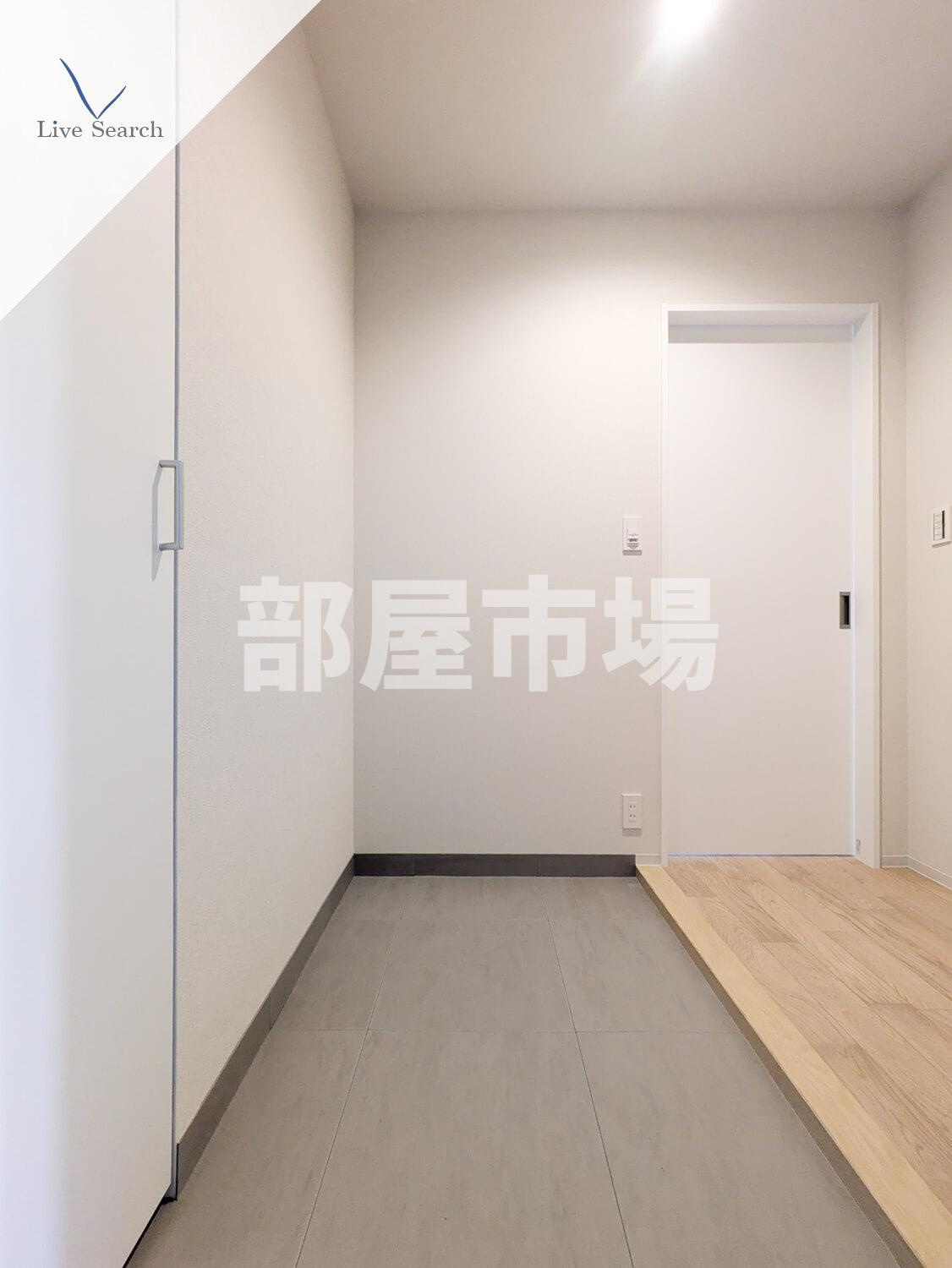 ISM西日暮里の玄関