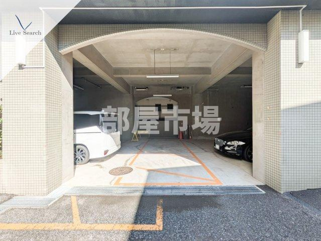 ISM西日暮里の駐車場