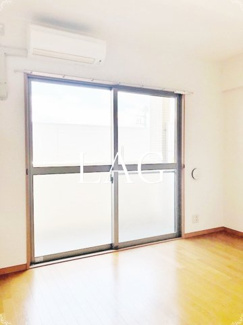 【居間・リビング】 | サンパレス弐番館 | 洋室のお部屋です。