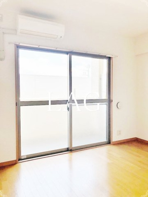 【居間・リビング】 | サンパレス弐番館 | 洋室のお部屋です。