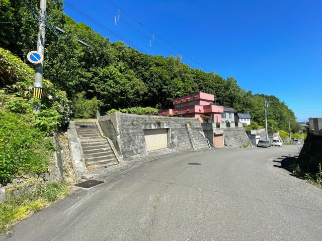 桂岡町　土地の前面道路含む現地写真