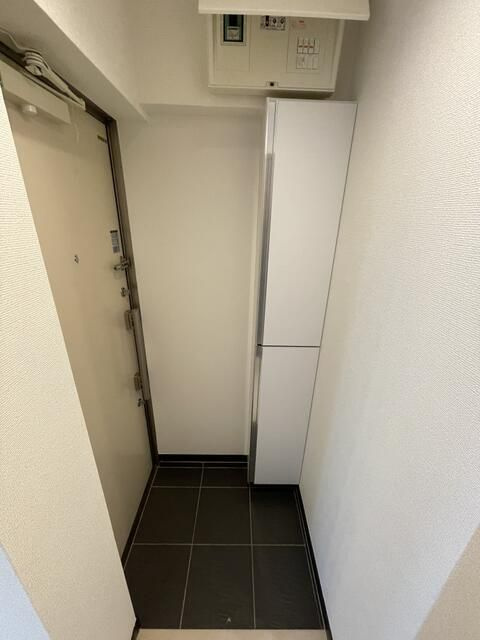 ＡＶＥＮＩＲ町屋の玄関