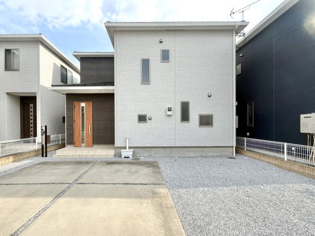 【中古戸建】前橋市箱田町の外観|■外観｜永く住むほどに愛着を深める、味わい豊かなデザインのオウチです♪まずはご見学ください♪