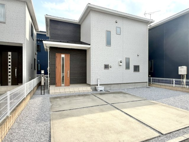 【中古戸建】前橋市箱田町の外観|■外観|シンプルで洗練されたデザインは住まう人の色に染まり、個性を映し出します♪本日見学可能(*＾＾*)