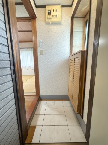 アネックス山方の玄関