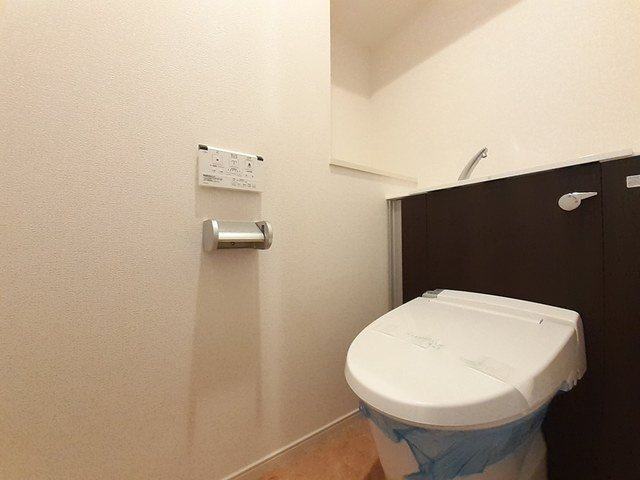 【トイレ】 | グランドクリーンヒット松田 | 清潔感のあるトイレです