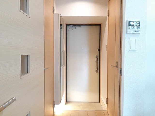 【玄関】 | ラウレア　Ｋ | 収納もある玄関です