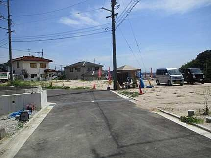 廿日市市地御前北３丁目　新築一戸建ての前面道路含む現地写真