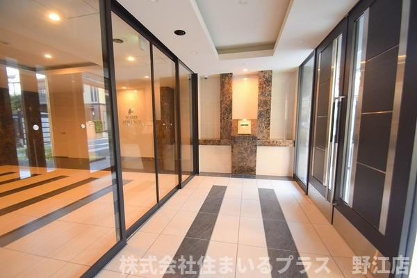 アドバンス大阪城北ルミウスのエントランス