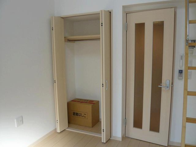 川崎市多摩区西生田１丁目のアパートの収納