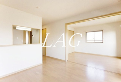【居間・リビング】 | プリマヴェーラ | 洋室のお部屋です。
