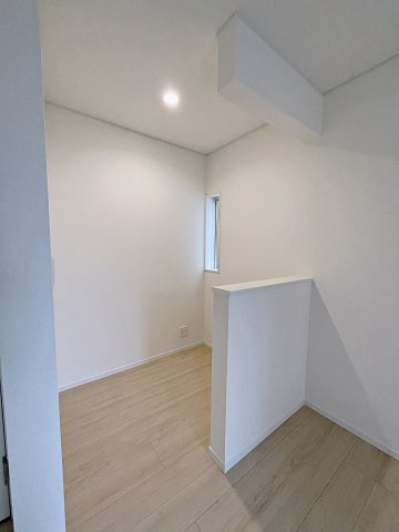 新築戸建・新築建売　福島市笹谷第9　笹谷小・信陵中の独立洗面台|三面鏡洗面台で朝の身支度もしやすく収納力も◎洗面台に物を置かずすっきり清潔に保つことができます！
