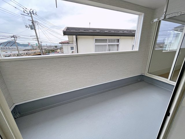 新築戸建・新築建売　福島市笹谷第9　笹谷小・信陵中のバルコニー|天候の急な変化にも柔軟に対応できる快適なインナーバルコニー！