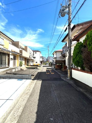 新築戸建　静岡市駿河区小鹿10期　全1棟　1号棟の前面道路含む現地写真