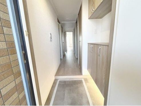 【中古マンション】ヴィルヌーブ川越の玄関|綺麗な玄関ホールです