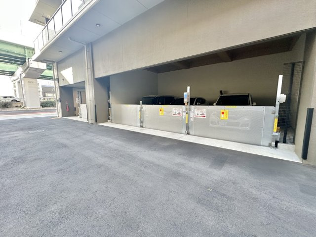 S-RESIDENCE堀田NorthⅡの駐車場