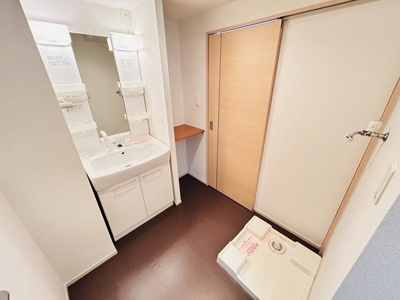 【洗面所】 | 花椿 | 忙しい朝には欠かせない洗面所です