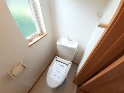 【トイレ】 | ラフレシール | 清潔感のあるトイレです