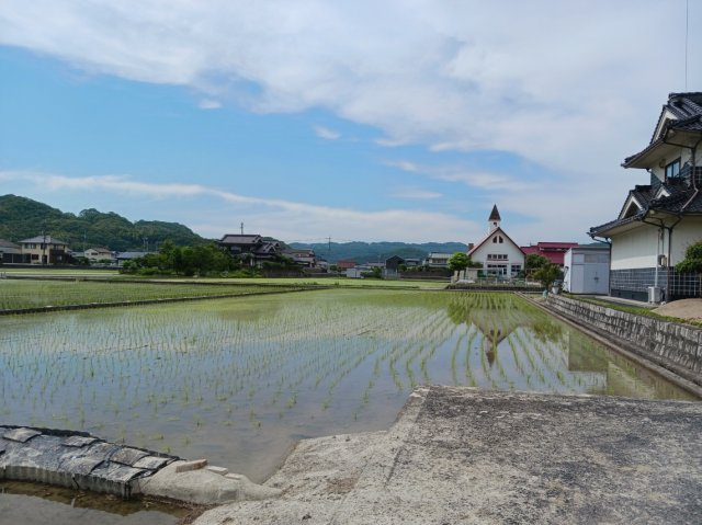 【前面道路含む現地写真】