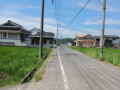 【前面道路含む現地写真】