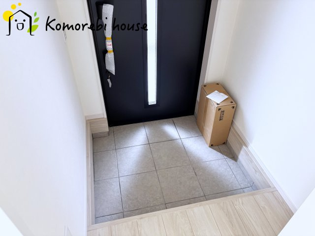 上尾市上　12期　新築一戸建て　KEIAI GRACE　02の玄関|10/2撮影