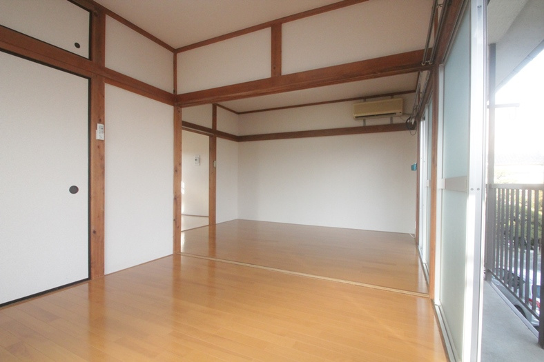 元ハイツの洋室