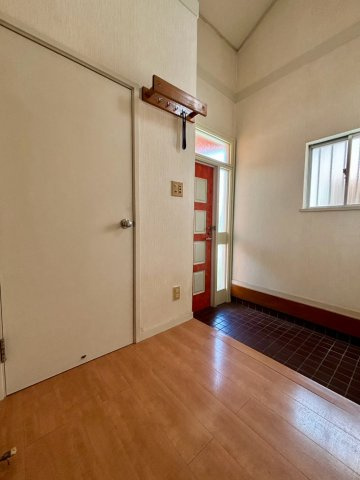 山崎　中古戸建の玄関