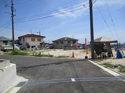 廿日市市地御前北３丁目　新築一戸建ての前面道路含む現地写真