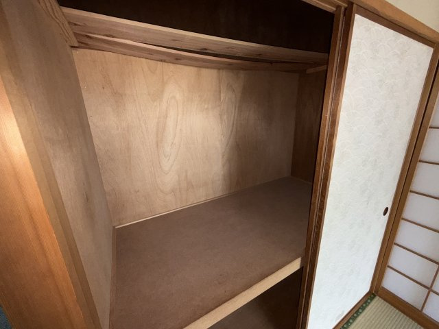 中銀ライフケア咲見20号館の収納|和室押し入れ