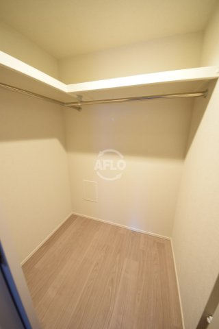 ブランズ大阪本町の収納|ブランズ大阪本町　ウォークインクローゼット