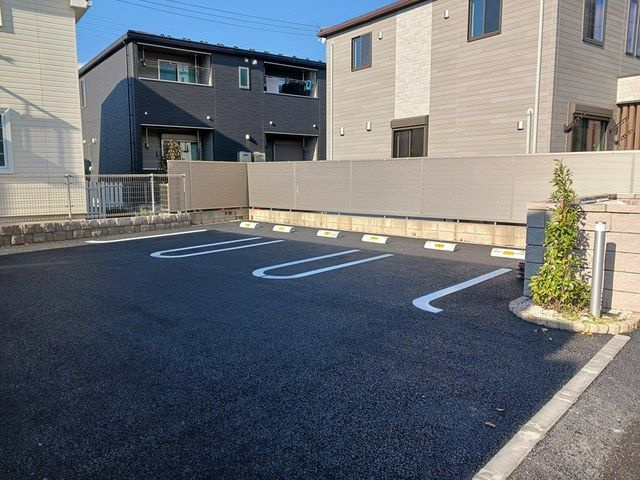 グランブルーの駐車場