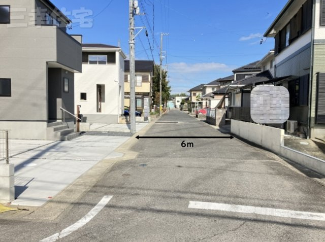 碧南市池下町4号棟の前面道路含む現地写真|前面道路6ｍ　お車の乗り入れも楽々で安心です♪