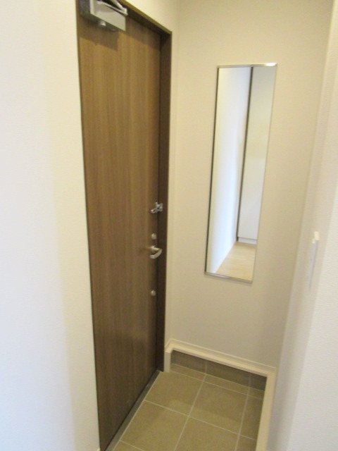 TABATA APARTMENTの玄関|★玄関に鏡付き★