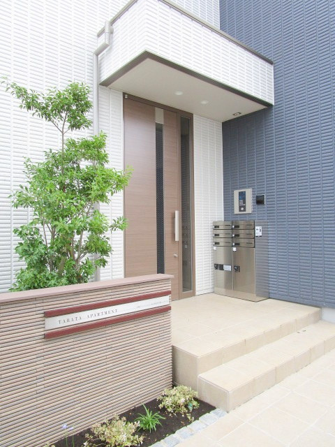 TABATA APARTMENTのセキュリティ|オートロック付きのエントランス