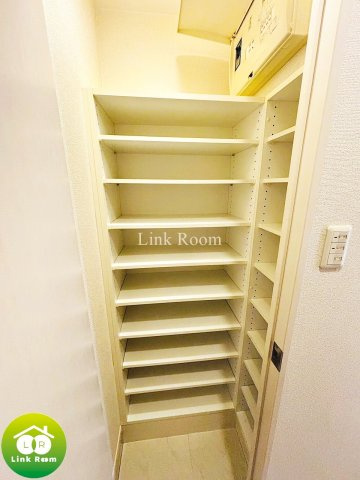 インスラの玄関