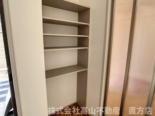 直方市大字感田のアパートの収納