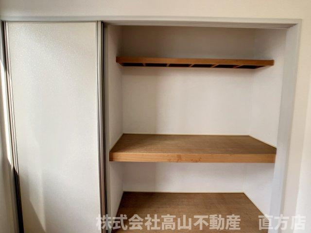 直方市大字感田のアパートの収納