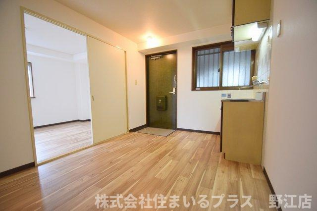 コトブキ・マンションの居間・リビング