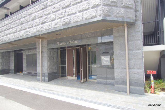 プレサンス北堀江 仲介手数料無料のエントランス