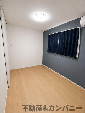 伊予市下吾川の中古戸建ての洋室|スタンダードな洋室です