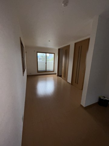 西本町6丁目戸建の居間・リビング