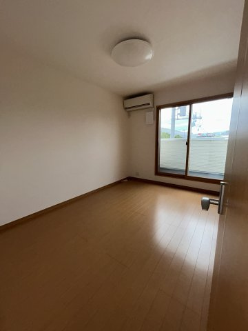 西本町6丁目戸建の居間・リビング
