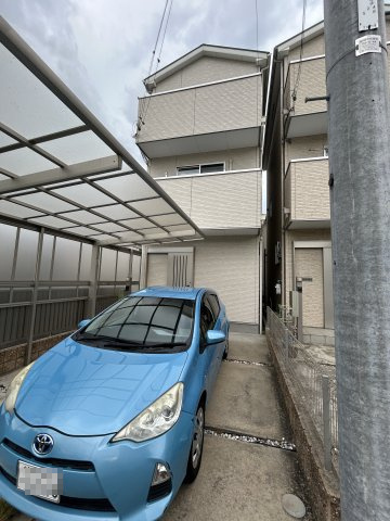 西本町6丁目戸建の駐車場