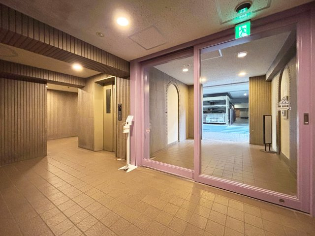 ザ・ウィンベル仙台堀川公園サニーウイング　リ　ノベーション済のエントランス