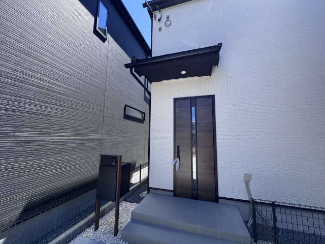 松戸市六高台４丁目新築戸建【六実小学校：2分】のエントランス|エントランス